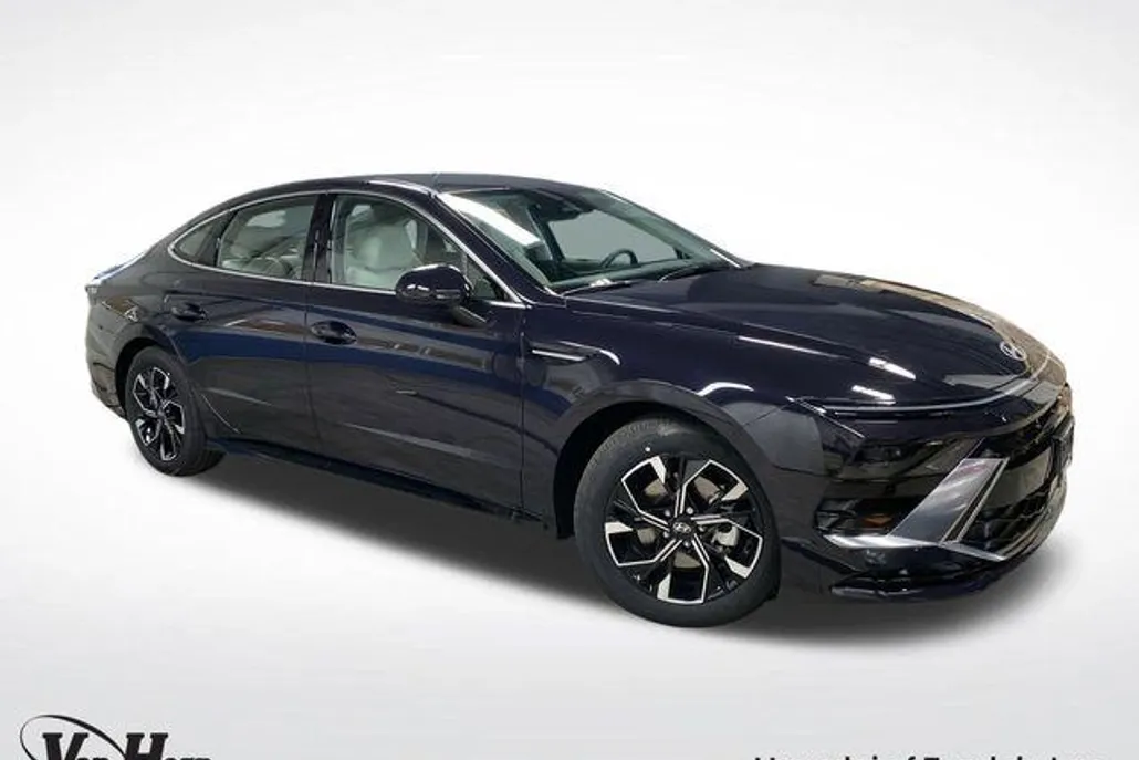 2025 Hyundai Sonata SEL photo 1