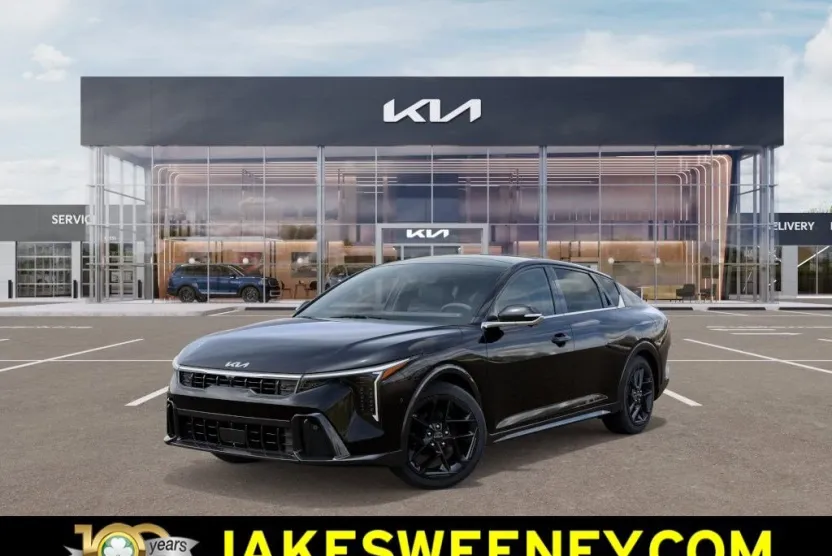 2025 Kia K4 GT-Line Turbo photo 1