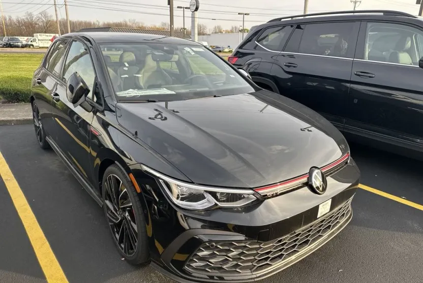 2024 Volkswagen Golf GTI Autobahn photo 1