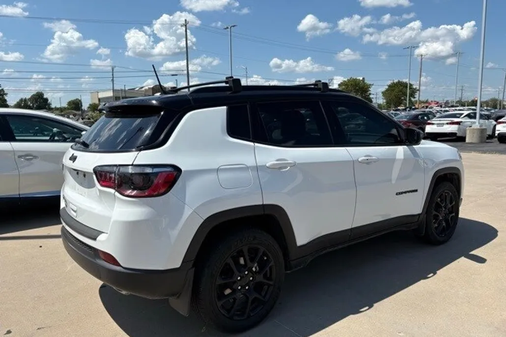2022 Jeep Compass Altitude photo 1
