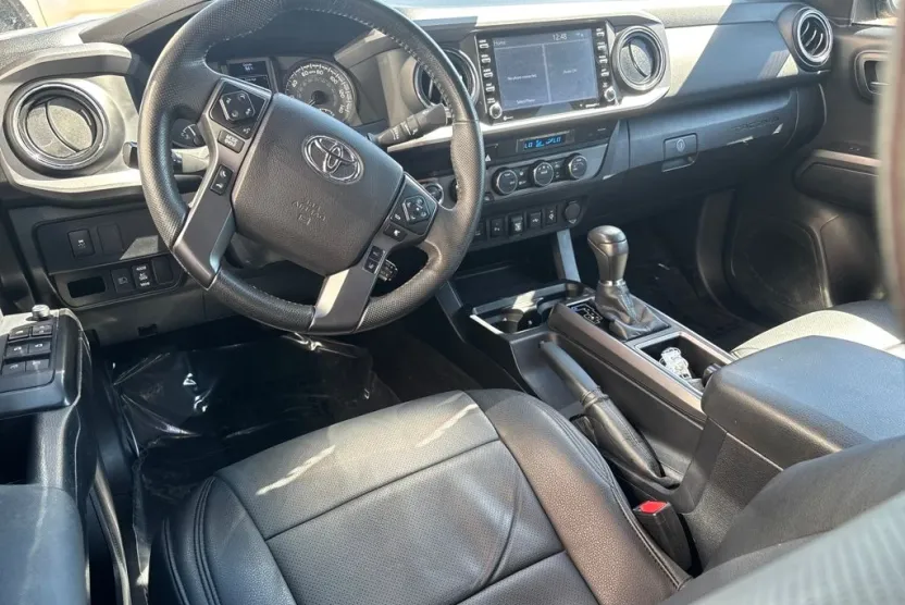 2021 Toyota Tacoma TRD Off-Road V6 photo 1