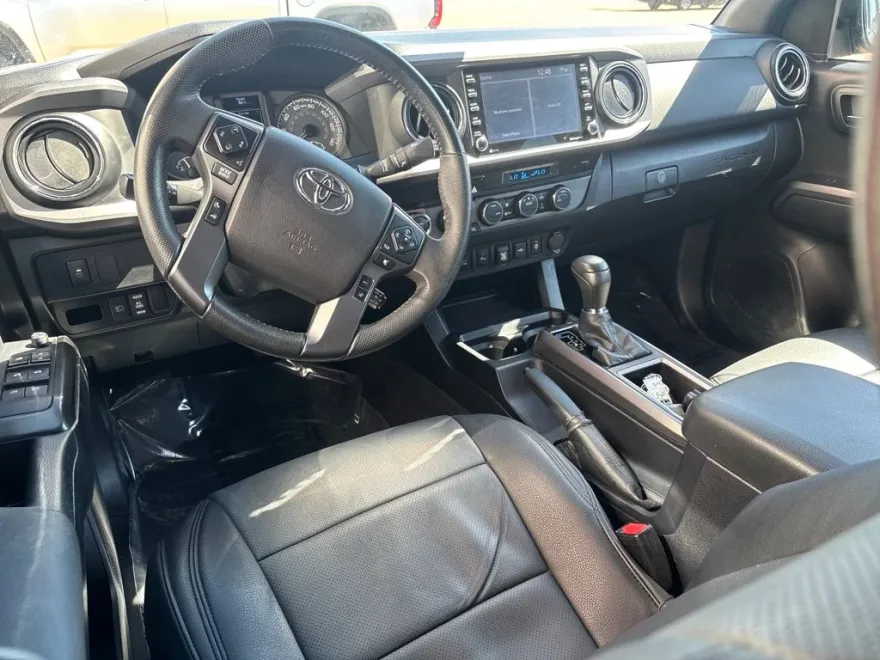 2021 Toyota Tacoma TRD Off-Road V6 photo 1