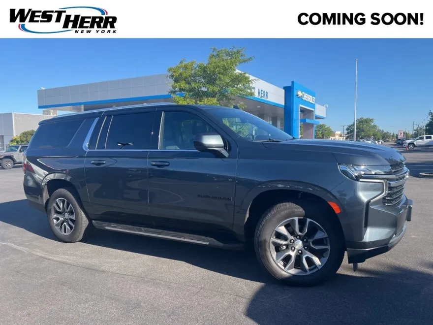 2021 Chevrolet Suburban LT photo 1