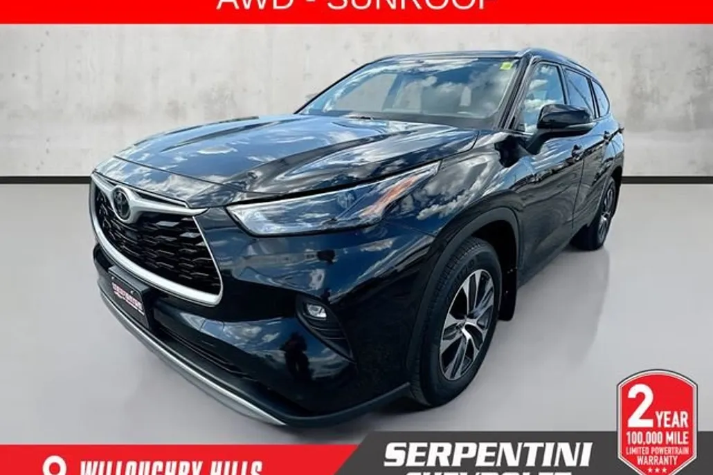 2022 Toyota Highlander XLE photo 1