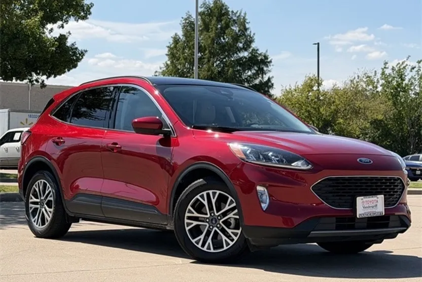 2022 Ford Escape SEL photo 1