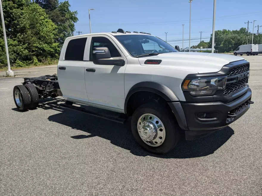 2024 Ram 5500 Tradesman photo 1