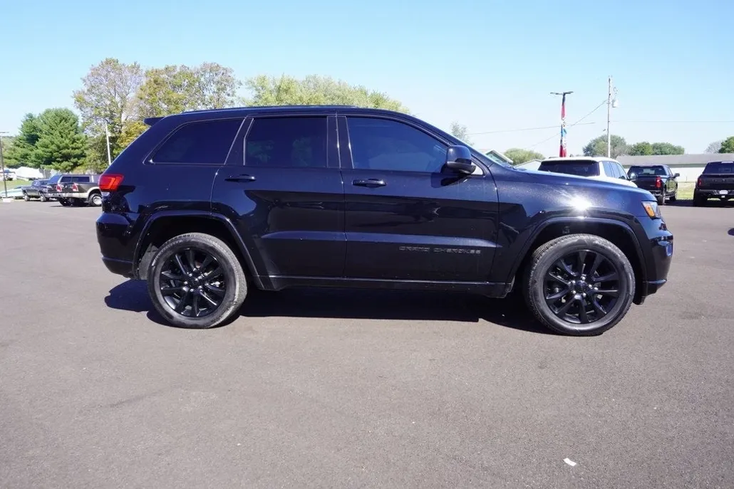 2020 Jeep Grand Cherokee Altitude photo 1