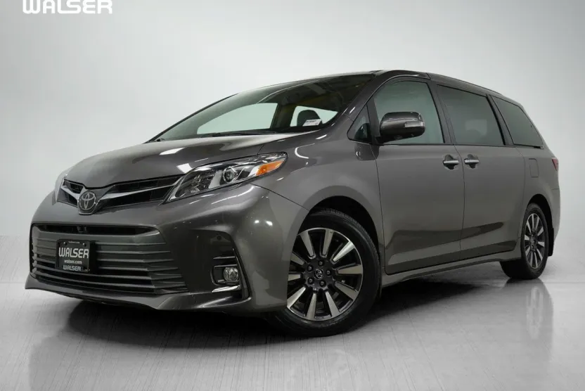 2020 Toyota Sienna Limited photo 1