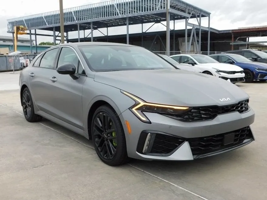 2025 Kia K5 GT photo 1
