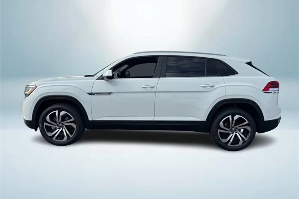 2022 Volkswagen Atlas Cross Sport SE photo 1