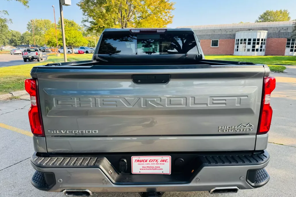 2019 Chevrolet Silverado High Country photo 1