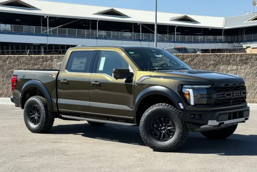 2025 Ford F-150 Raptor photo 1