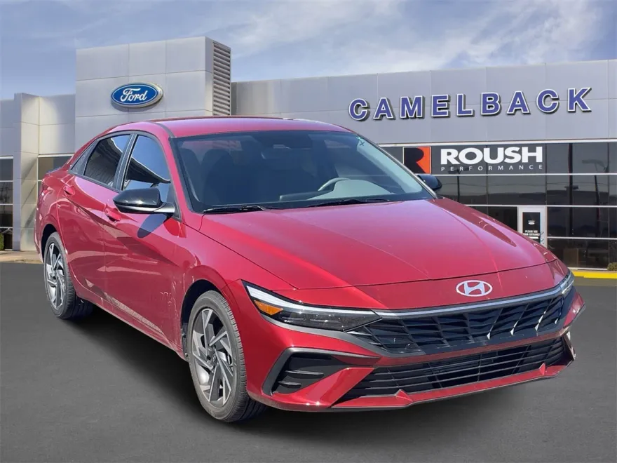 2025 Hyundai Elantra SEL Sport photo 1