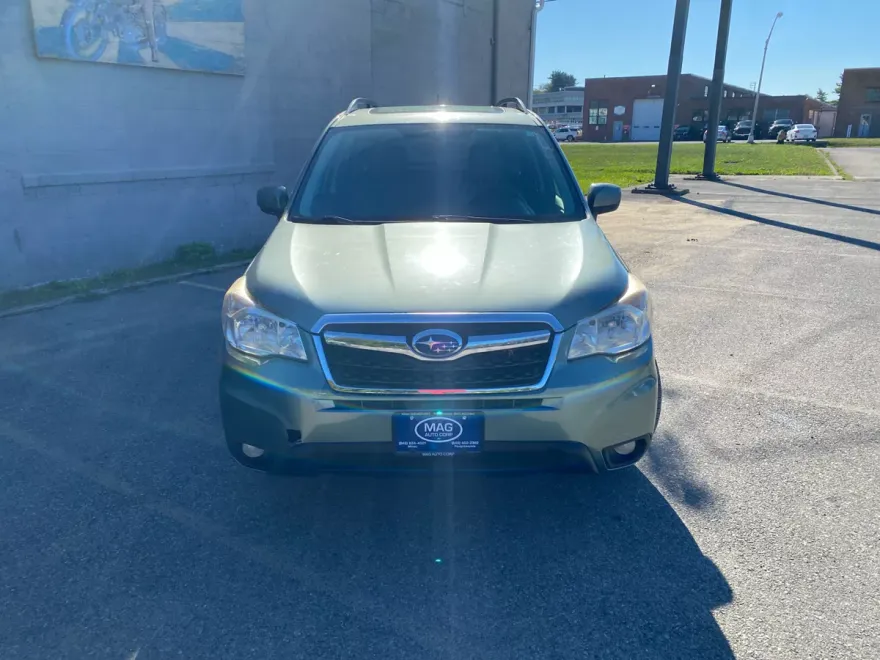 2014 Subaru Forester 2.5i Premium photo 1