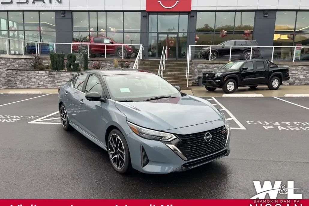 2025 Nissan Sentra SR photo 1