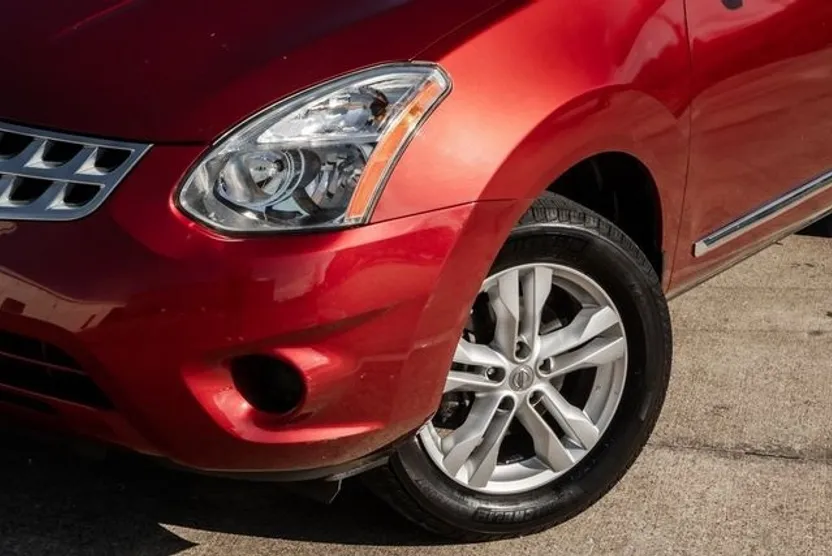 2012 Nissan Rogue SV photo 1