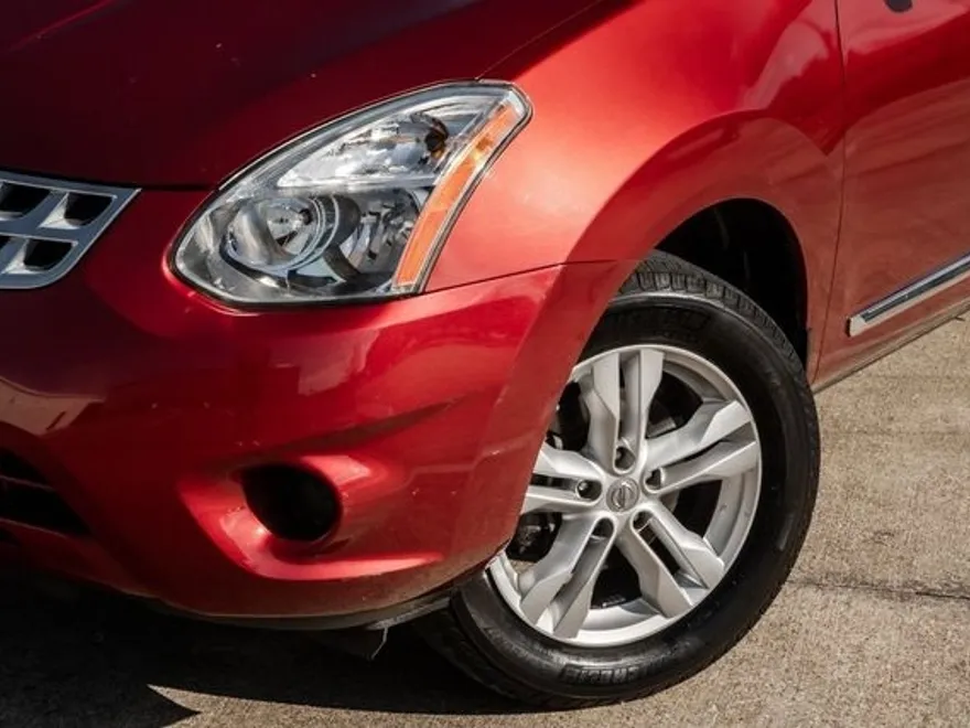 2012 Nissan Rogue SV photo 1