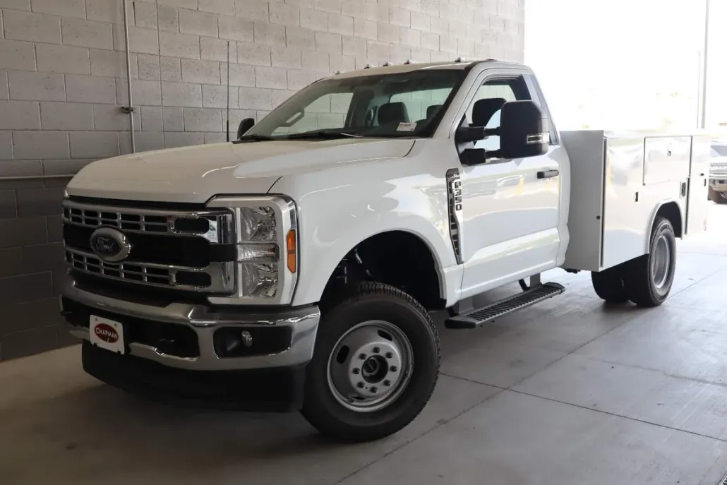 2025 Ford F-350 photo 1