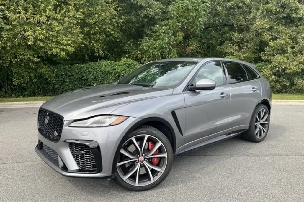 2023 Jaguar F-PACE SVR photo 1