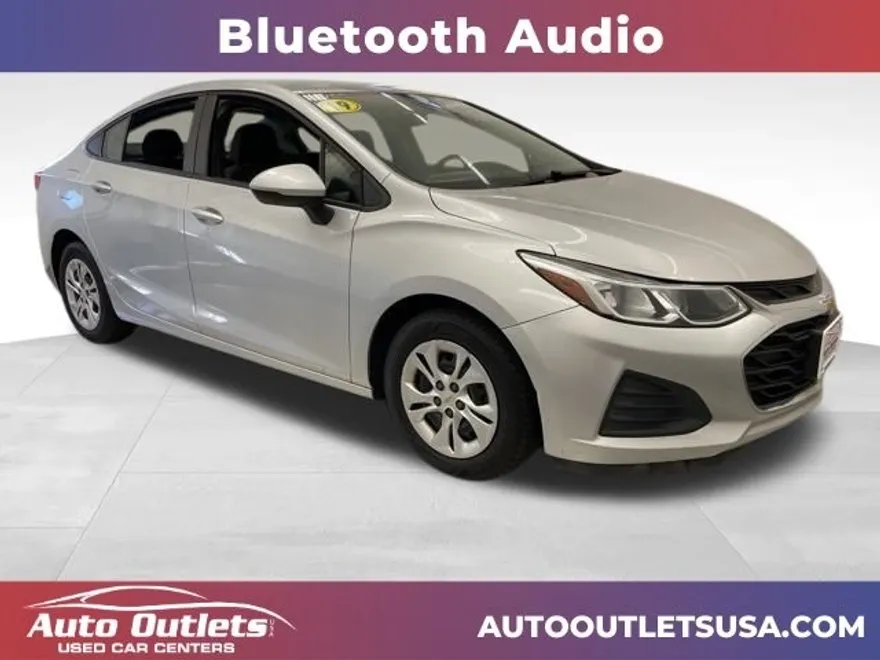2019 Chevrolet Cruze LS photo 1