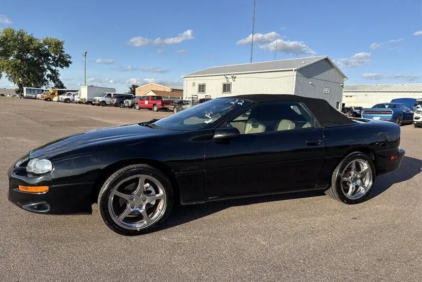 2002 Chevrolet Camaro Sport Coupe photo 1