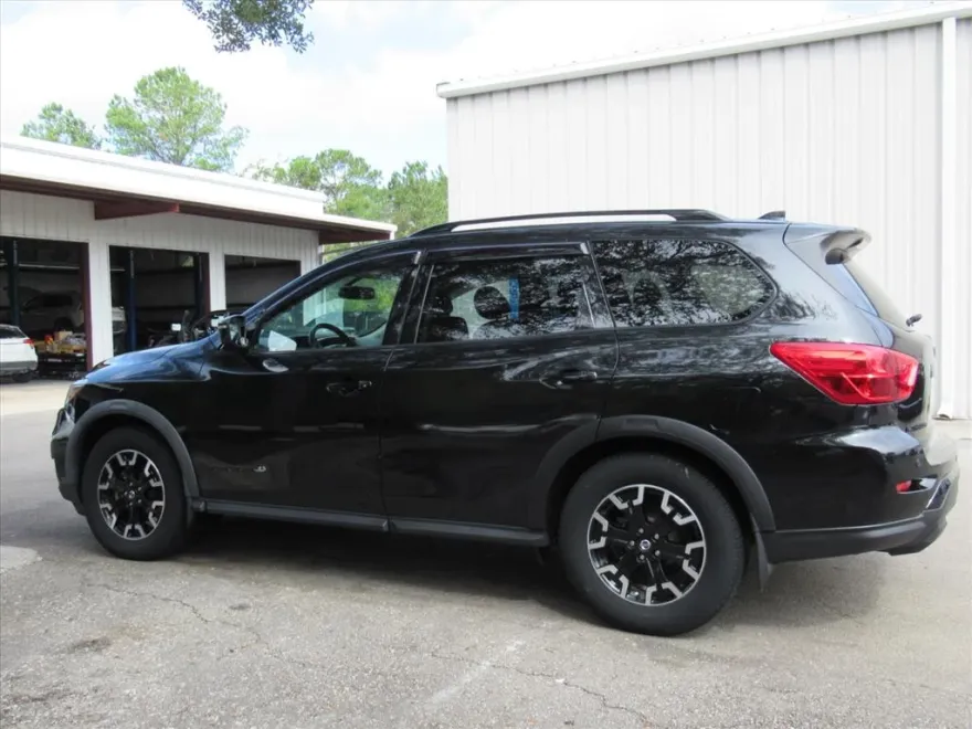 2020 Nissan Pathfinder SV photo 1