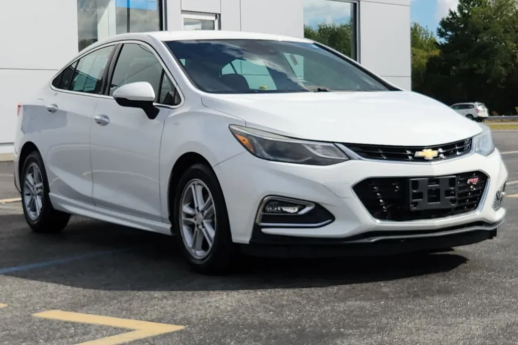 2016 Chevrolet Cruze Premier photo 1