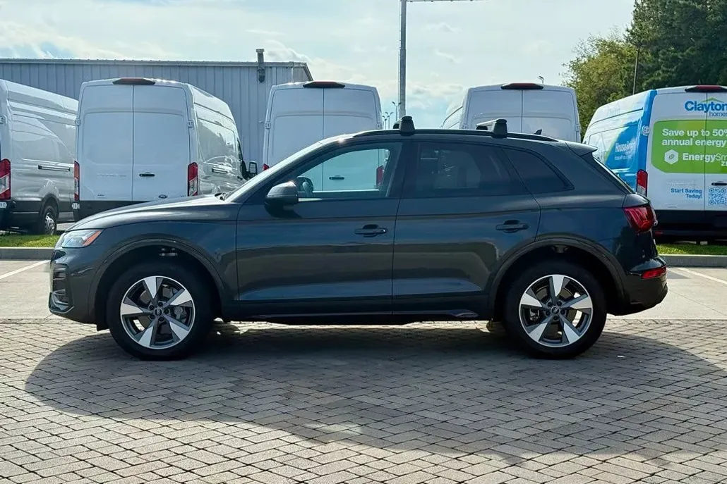 2025 Audi Q5 40 Premium Plus photo 1