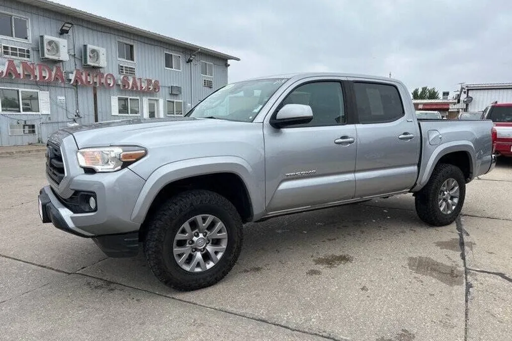 2019 Toyota Tacoma SR5 V6 photo 1