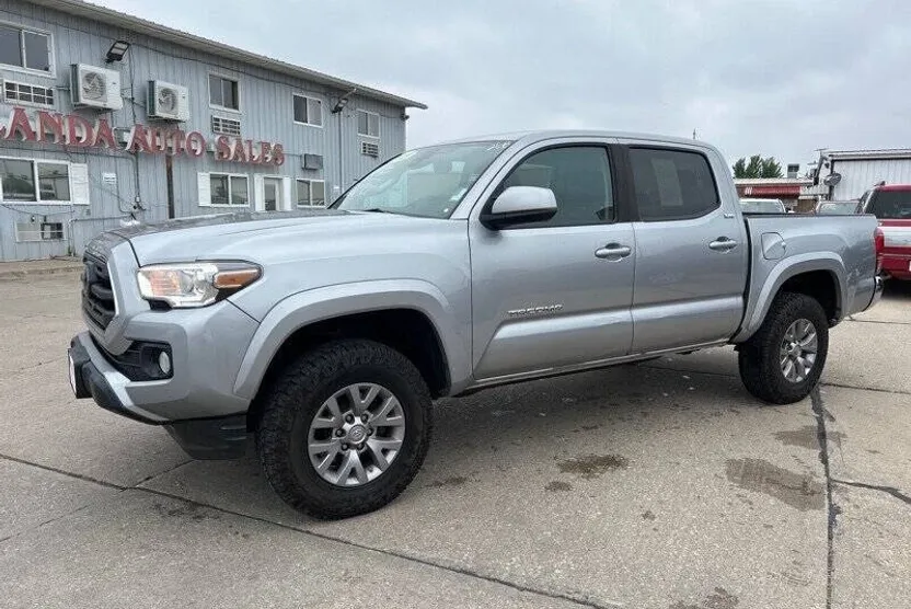 2019 Toyota Tacoma SR5 V6 photo 1