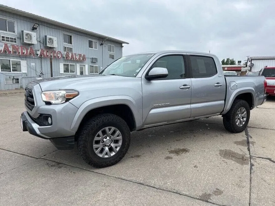 2019 Toyota Tacoma SR5 V6 photo 1
