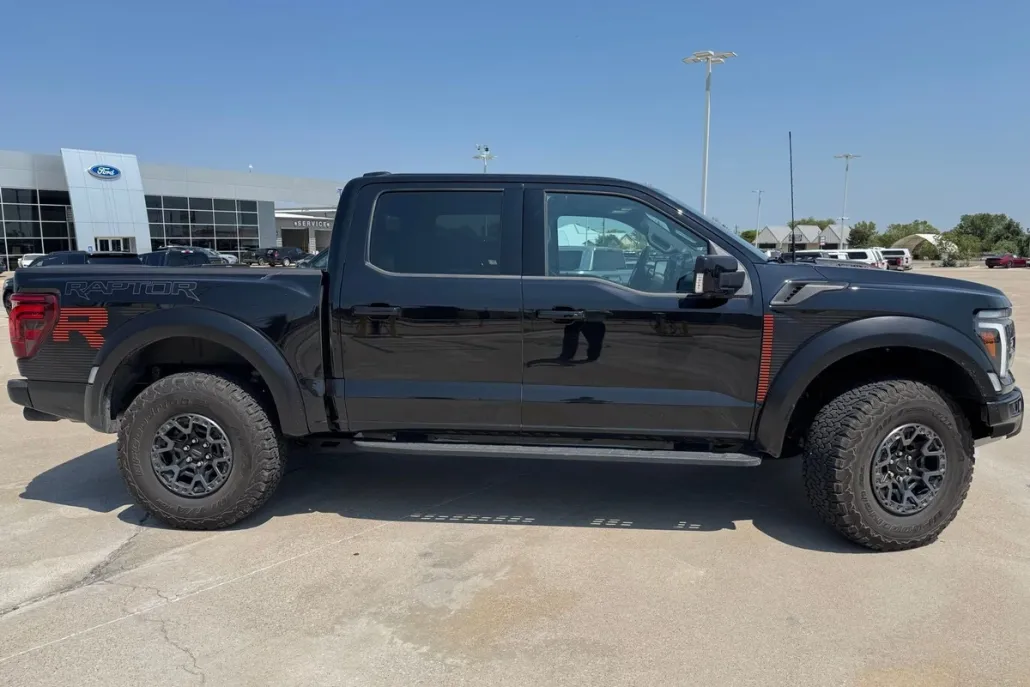 2024 Ford F-150 Raptor photo 1