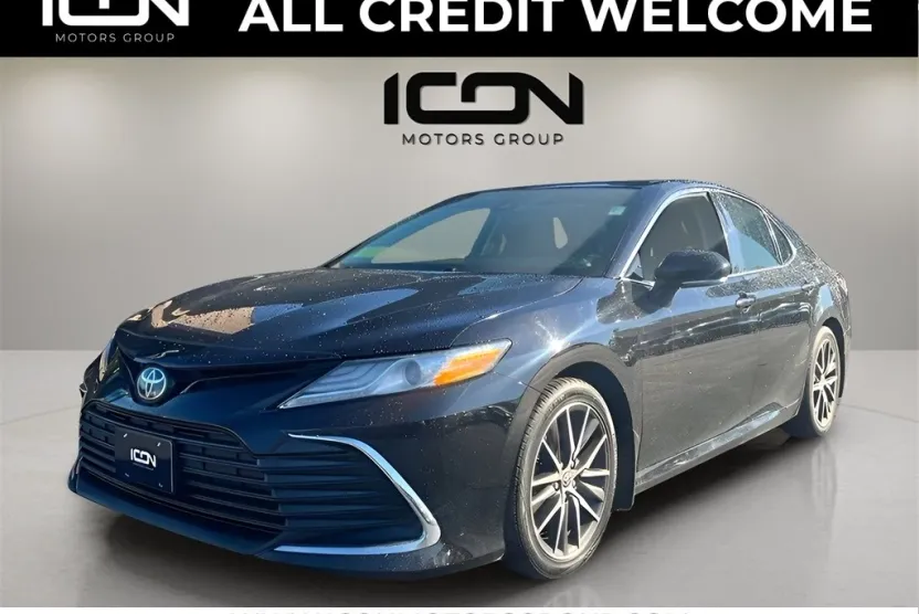 2021 Toyota Camry XLE photo 1