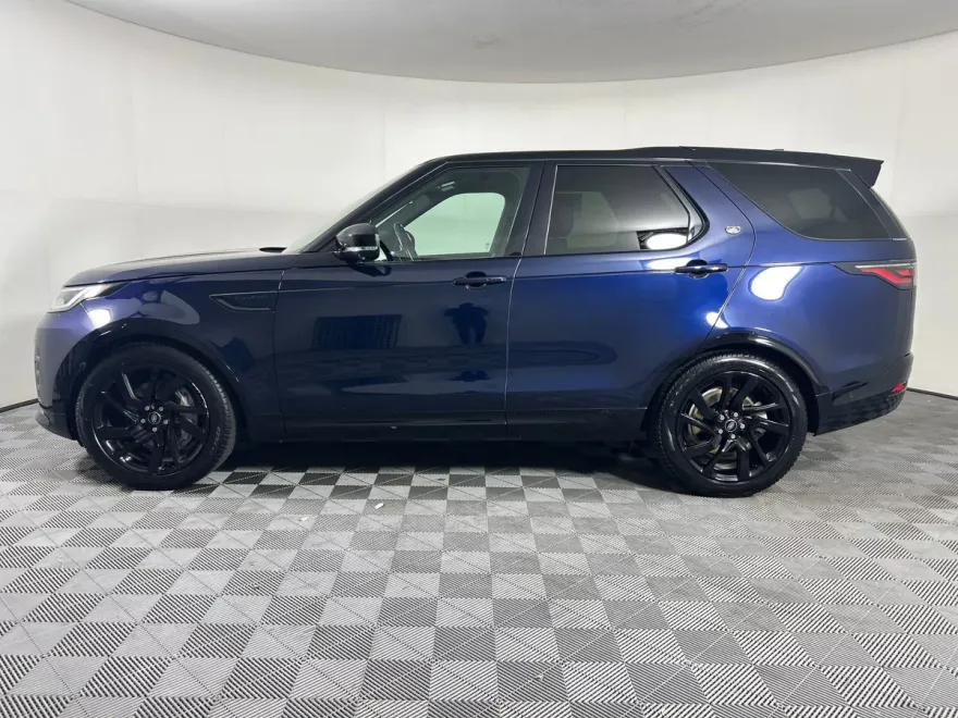 2023 Land Rover Discovery S R-Dynamic photo 1