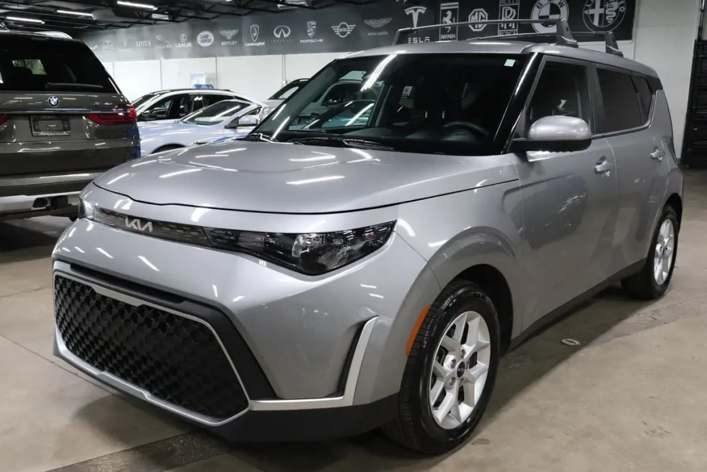 2024 Kia Soul LX photo 1