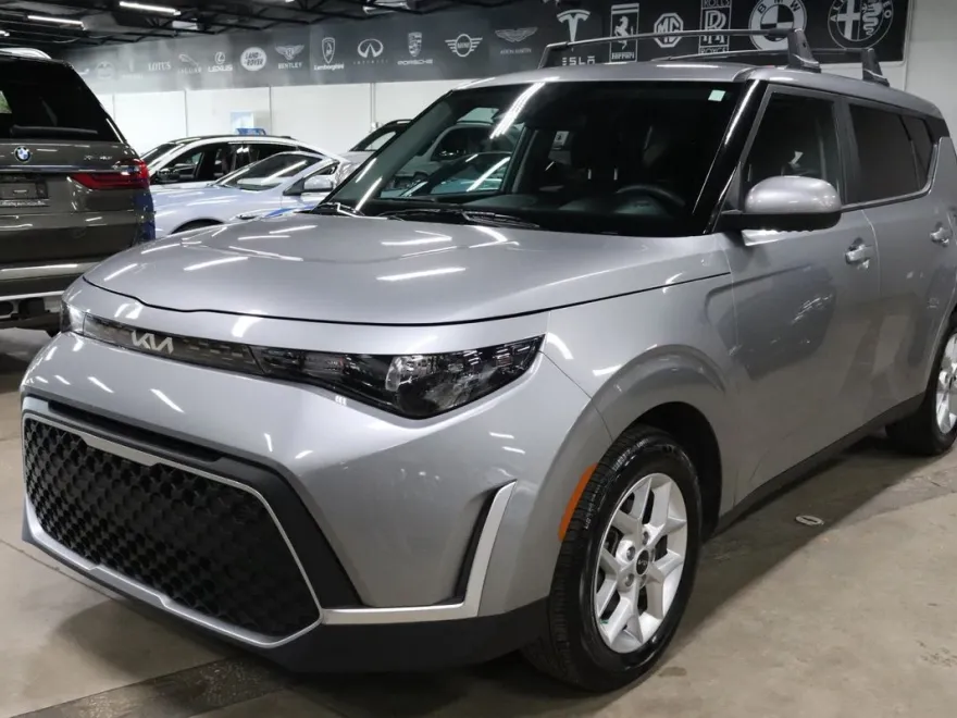 2024 Kia Soul LX photo 1