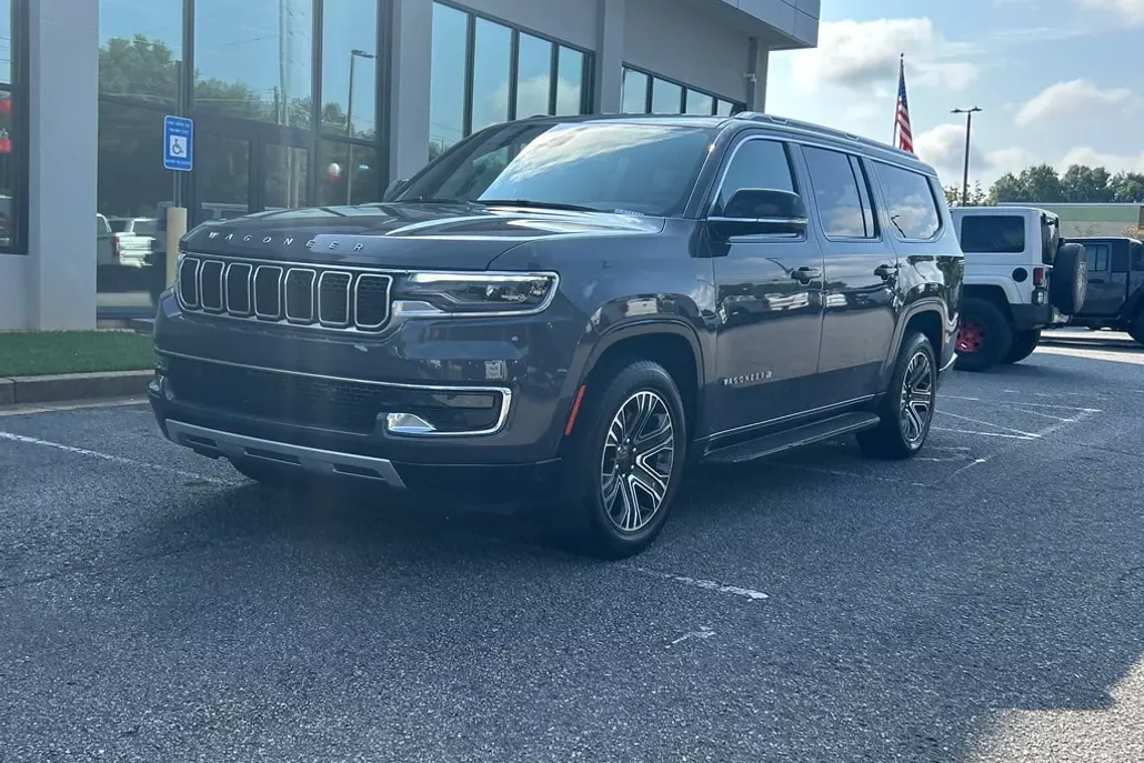 2024 Jeep Wagoneer L Series II photo 1