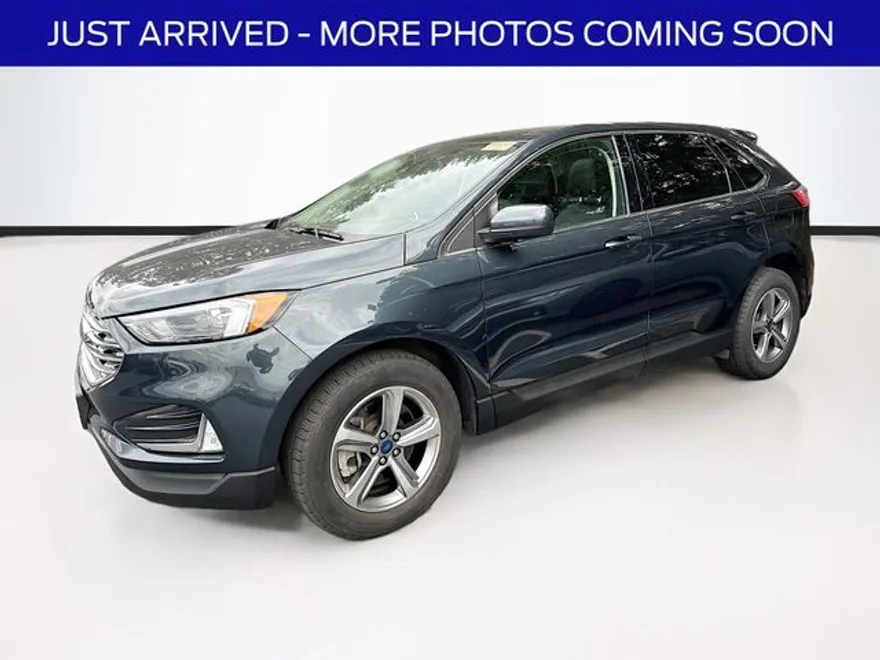 2022 Ford Edge SEL photo 1