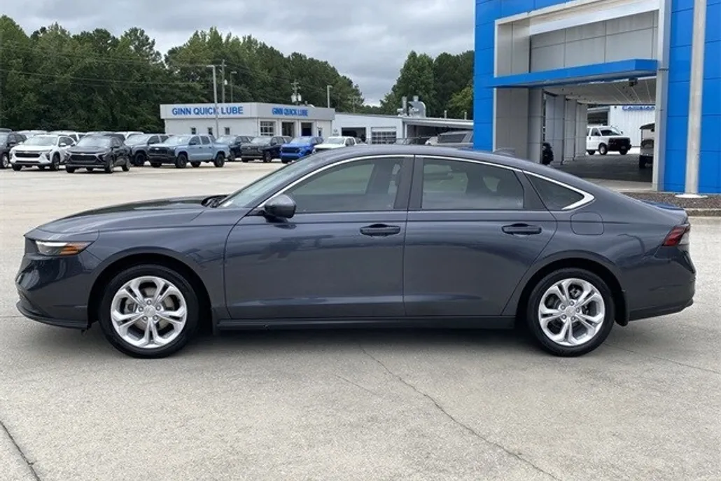 2023 Honda Accord LX photo 1