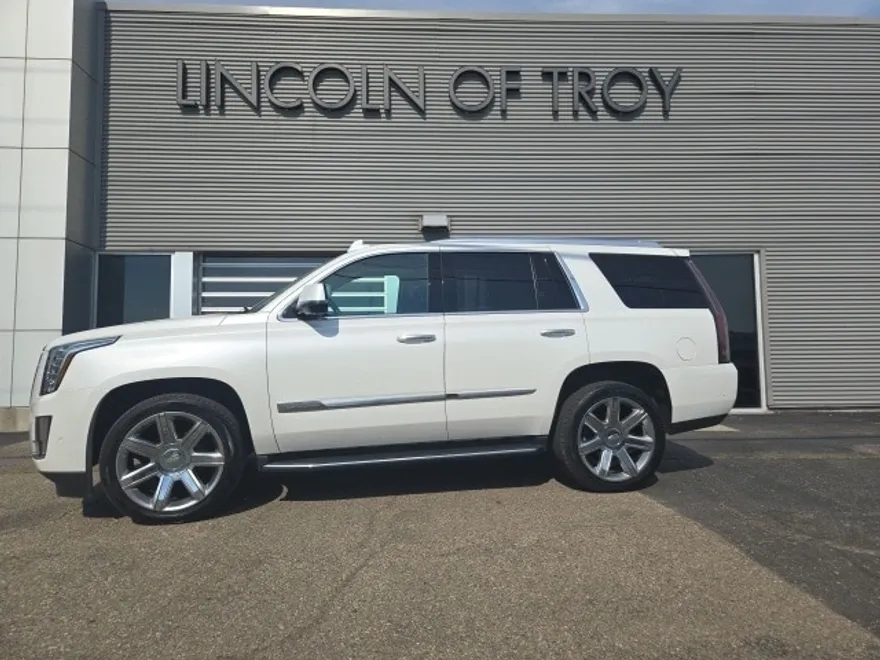 2018 Cadillac Escalade Luxury photo 1