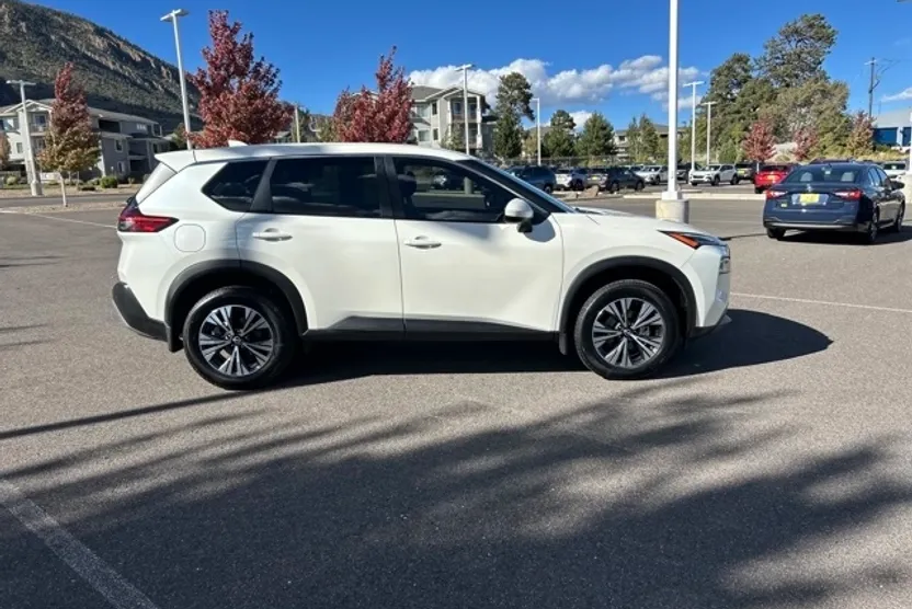 2023 Nissan Rogue SV photo 1