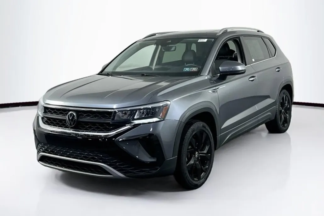 2022 Volkswagen Taos SE photo 1