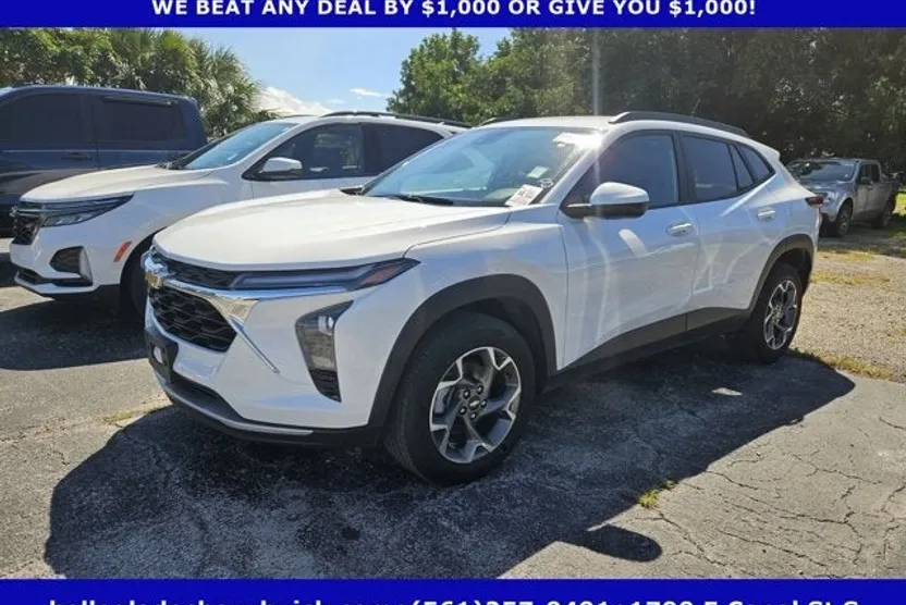 2024 Chevrolet Trax LT photo 1