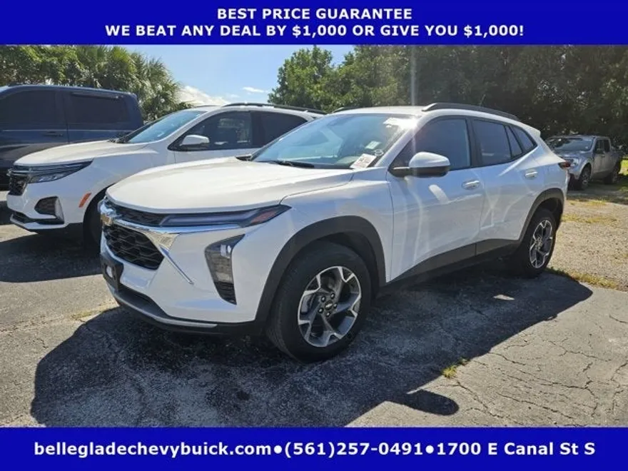2024 Chevrolet Trax LT photo 1