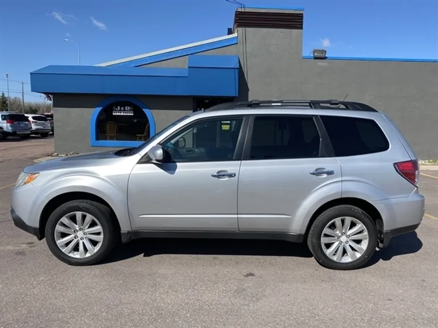 2011 Subaru Forester 2.5X Premium photo 1
