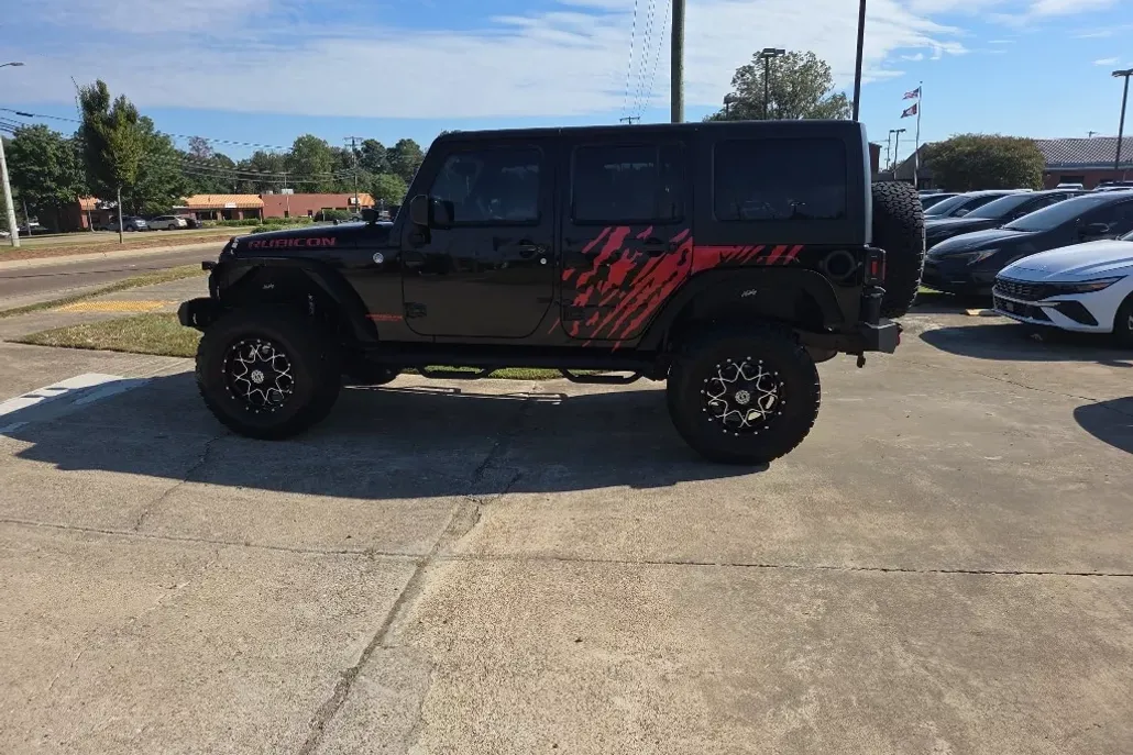 2015 Jeep Wrangler Unlimited Rubicon photo 1