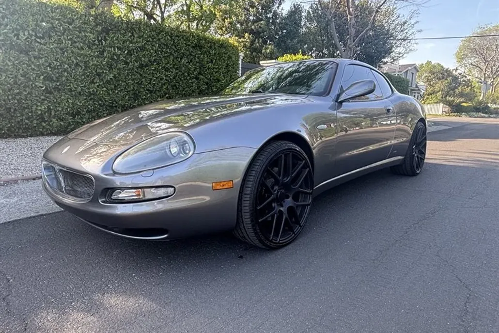 2004 Maserati Coupe photo 1