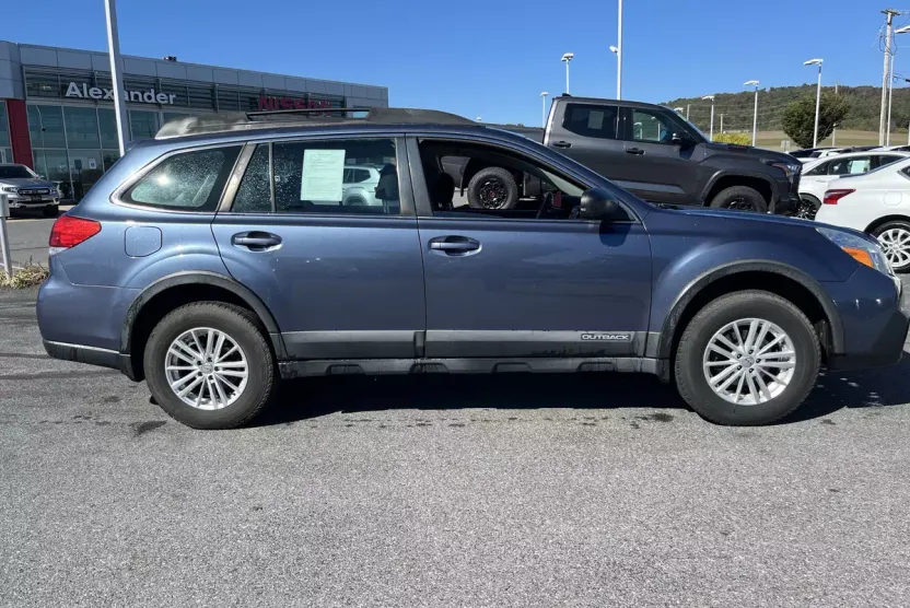 2014 Subaru Outback 2.5i photo 1