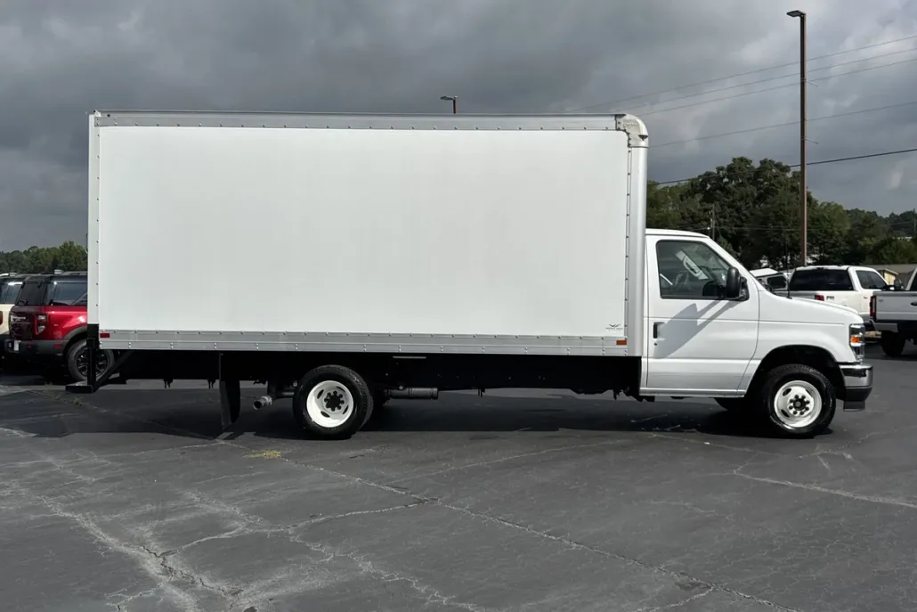 2025 Ford E-450 photo 1