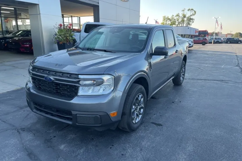 2024 Ford Maverick XLT photo 1